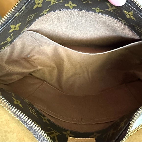 Loui Vuitton Sully PM Monogram - Picture 7 of 9